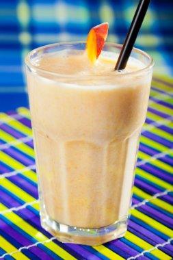 Şeftali milkshake bardak