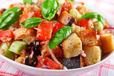 İtalyan domates salatası
