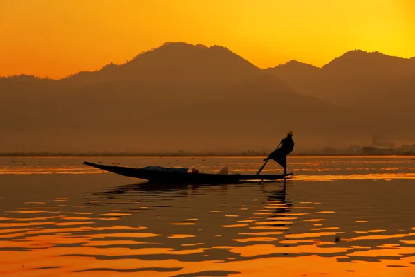 Pescatore, Lago Inle, Myanmar — Foto Stock