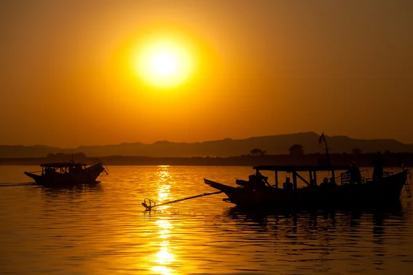 Balıkçı, Inle Gölü, Myanmar — Stok fotoğraf