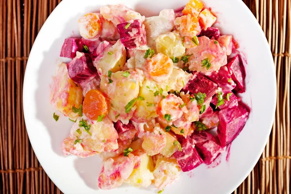 Potato and beet salad — Stock Photo, Image