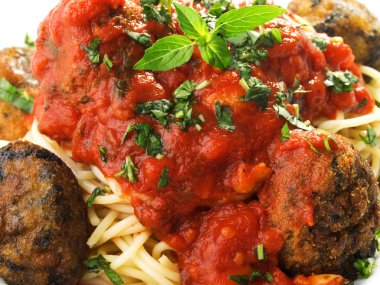 Lezzetli pasta köfte ile