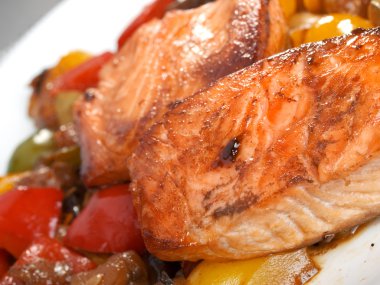 Sebze ile Somon Teriyaki