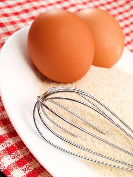 Preparing cake with flour — Stock Photo, Image