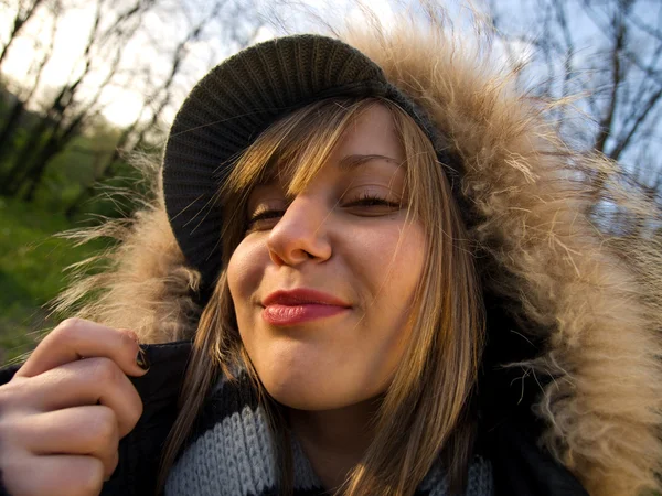 Adolescente chica al aire libre —  Fotos de Stock