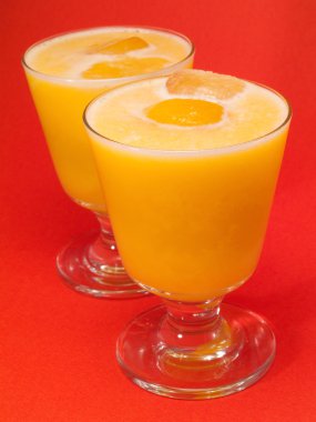 Şeftali ve Turuncu Smoothie