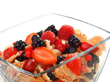 Mısır gevreği kahvaltı çilek ile