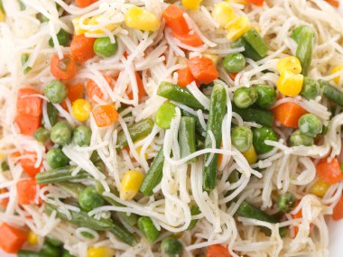 Sebzeli Asya eriştesi