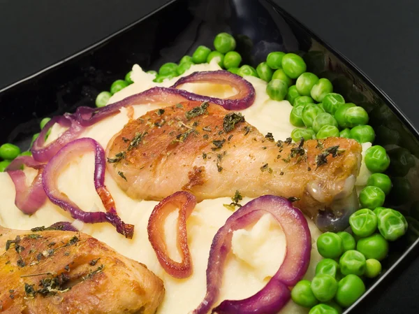 Chicken With Potatoes and Peas — Stock Photo, Image