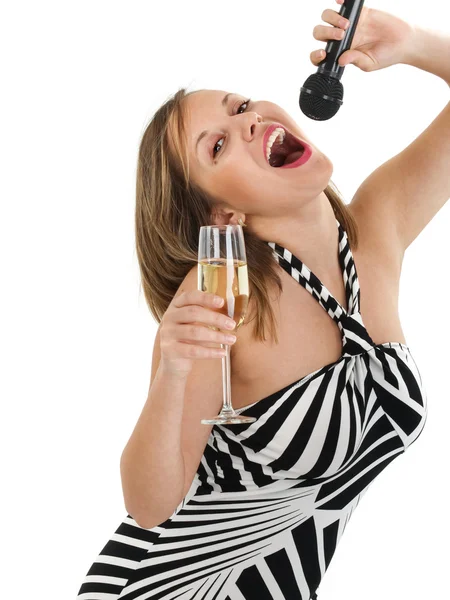 シャンパンで歌っている女性 — ストック写真