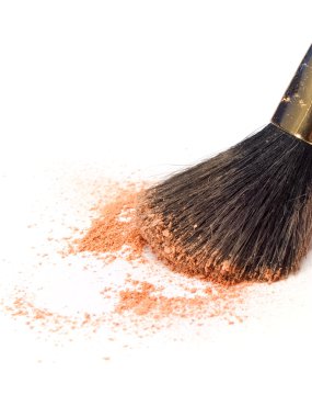 Fırçalı yüz pudrası