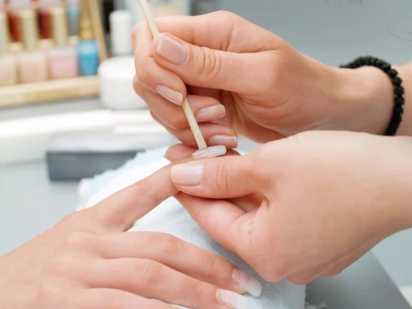 Przygotowanie paznokci manicure — Zdjęcie stockowe