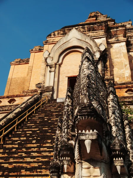 Wat Chedi Luang, Chiang Mai — Zdjęcie stockowe