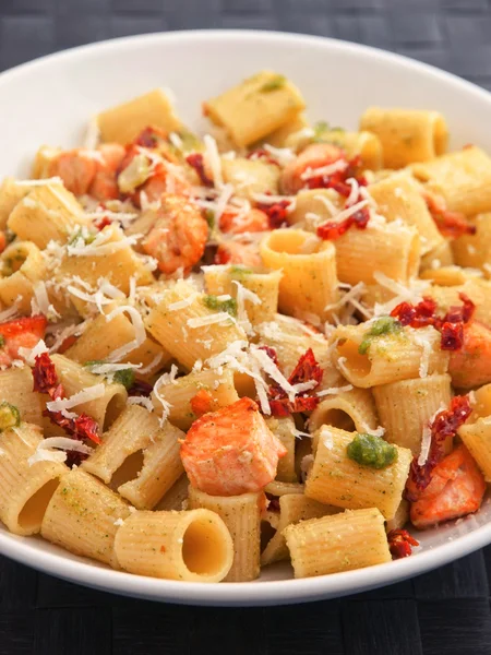 Raccolta di pasta - rigatoni con salmone — Foto Stock