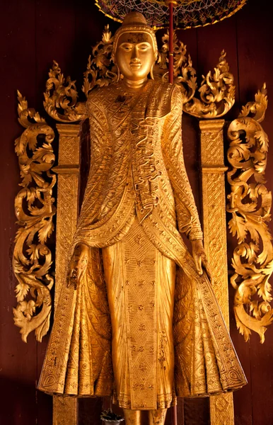 Shwezigon Pagoda Buda heykeli — Stok fotoğraf