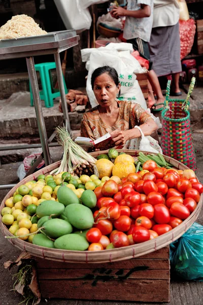 Street Market en Rangún — Foto de Stock