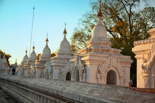 Kuthodaw Pagoda, Myanmar — Stock fotografie