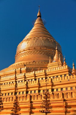 Shwezigon Pagoda, Bagan