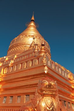 Shwezigon Pagoda, Bagan