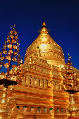 Shwezigon Pagoda, Bagan