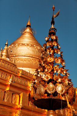 Shwezigon Pagoda, Bagan