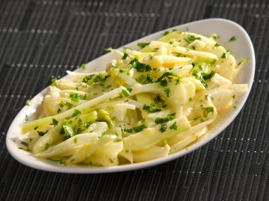 Daikon turp salatası