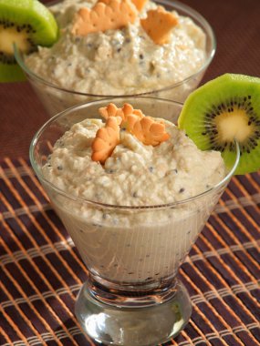 Kivi ile krem peynir