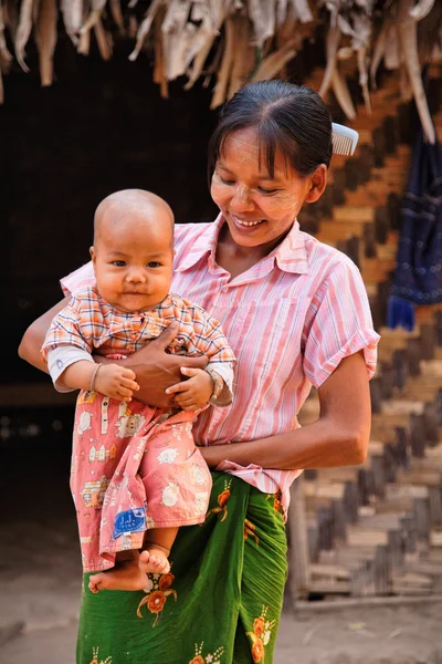 Young Burmese woman with her baby — Stock Photo, Image