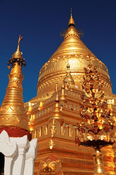 Shwezigon Pagoda, Bagan — Stock Photo, Image