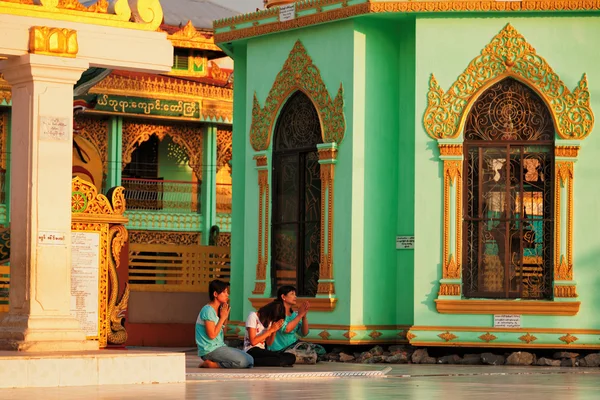 Botataung Pagoda, Rangún —  Fotos de Stock