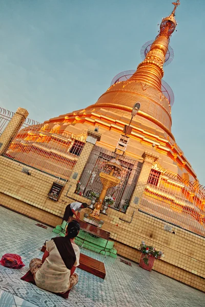 Botataung Pagoda, Yangon — Stock Photo, Image