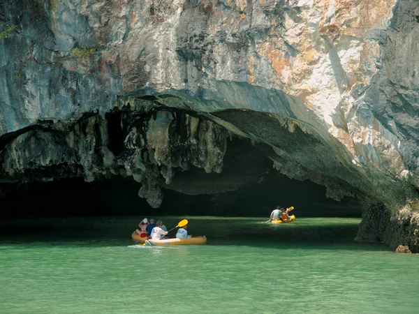 Kayak en Pang Nga Bay, Tailandia — Foto de Stock