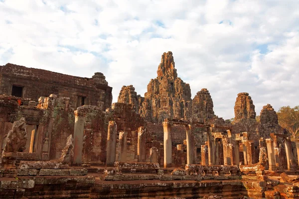 Bayon Tapınağı yüzleri — Stok fotoğraf