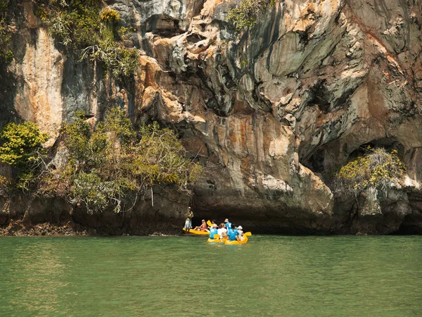 Kayaking in Pang Nga Bay — Stock Photo, Image