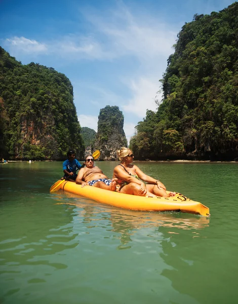 Caiaque em Pang Nga Bay — Fotografia de Stock