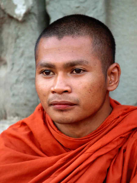 Monk in Angkor Wat, Cambodia — Stock Photo, Image