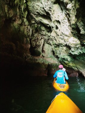 Pang Nga Körfezi içinde kanosu