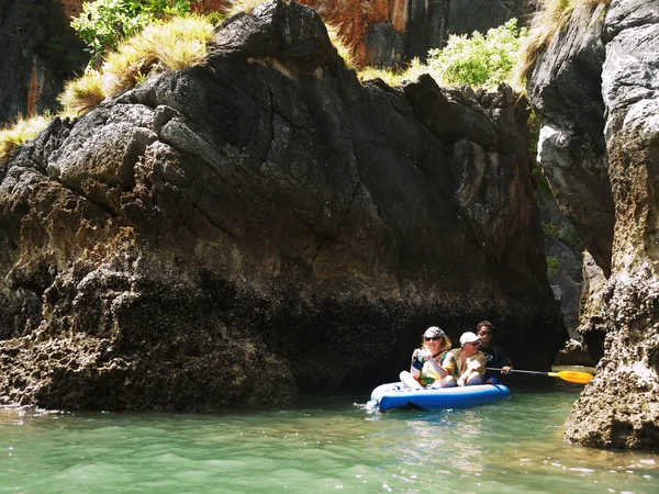 Kayaking in Pang Nga Bay — Stock Photo, Image