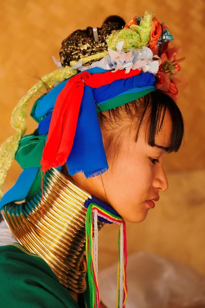 Mulher de pescoço longo na Tailândia — Fotografia de Stock