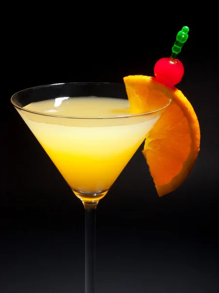 Cocktail Bronx on dark — Stock Photo, Image