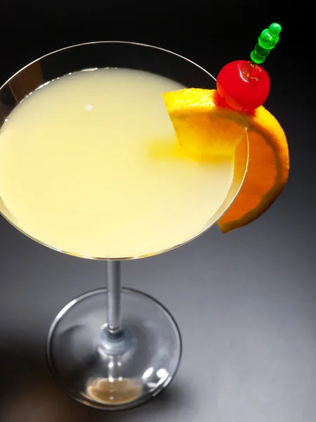 Cocktail Bronx on dark — Stock Photo, Image