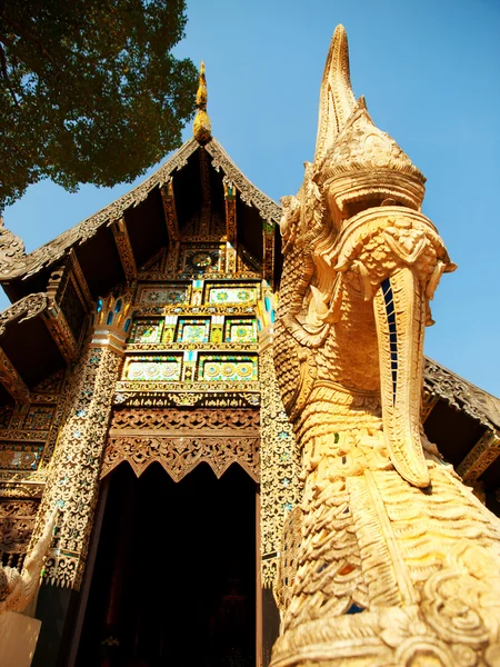 Naga starway på Wat Chedi Luang — Stockfoto