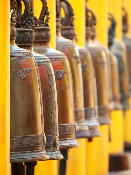 Campanas en Wat Phrathat Doi Suthep —  Fotos de Stock