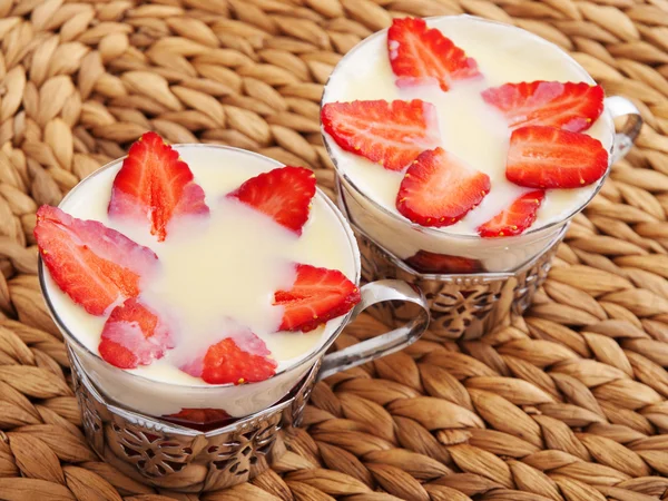 Panna cotta con fragole — Foto Stock