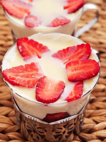 Panna cotta with strawberries — Stock Photo, Image