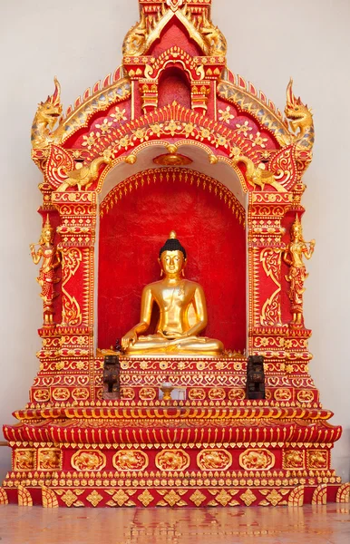 Buddha statue at Wat Chedi Luang — Stock Photo, Image