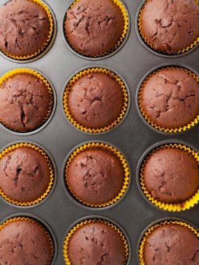 Arka plan üzerinde çikolatalı kek