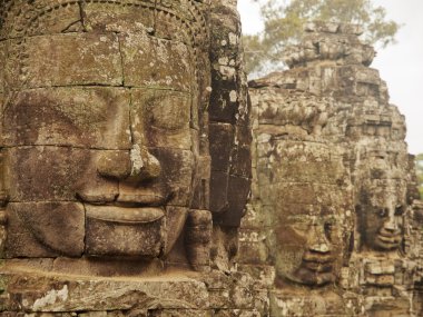 Yüzleri Bayon Tapınağı, Angkor Wat