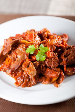 Domates soslu tavuk ciğeri