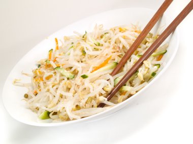 Çince soya fasulyesi salatası